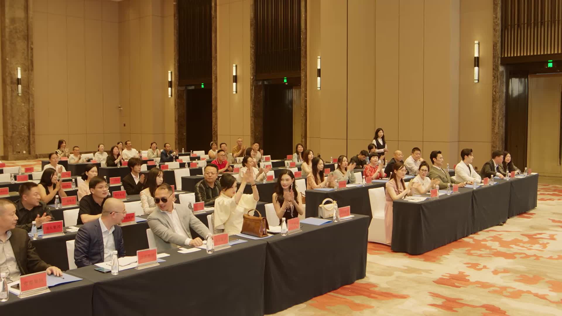 Đứng Trên Đầu Gió Tập 1